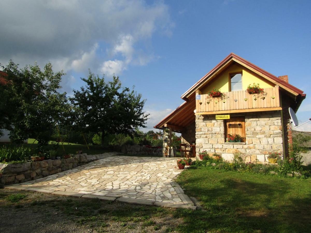 Guest House Emanuela Slunj Eksteriør bilde