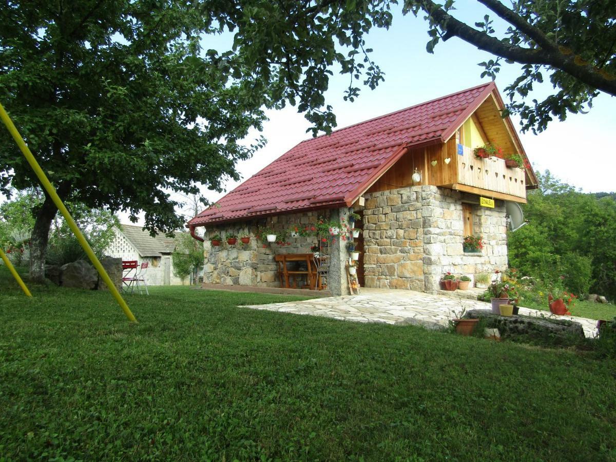 Guest House Emanuela Slunj Eksteriør bilde